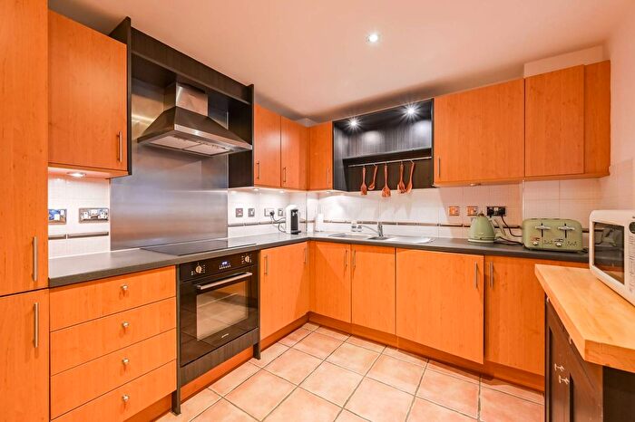 1 Bedroom Flat To Rent In St Davids Square, Isle Of Dogs, London, E14