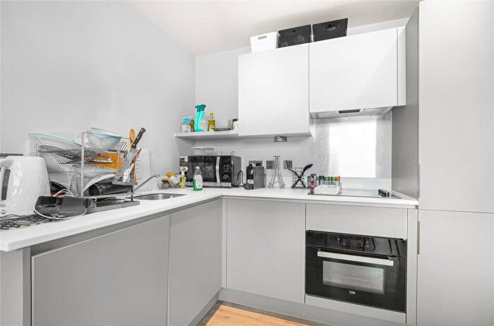 1 Bedroom Apartment For Sale In Wokingham Road, Bracknell, Berkshire, RG42