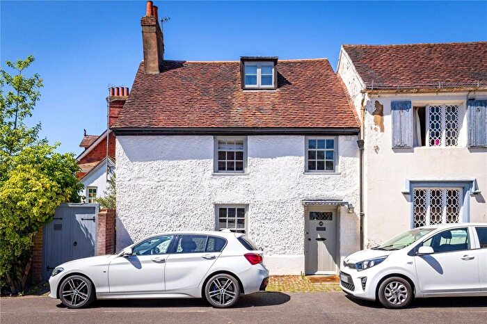 3 Bedroom Link Detached House To Rent In Edinburgh Square, Midhurst, West Sussex, GU29