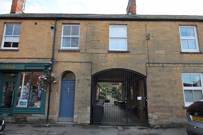 1 Bedroom Flat To Rent In St. James Street, South Petherton, TA13