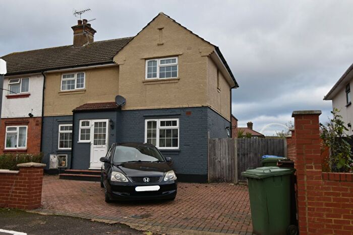 4 Bedroom Semi Detached House To Rent In Wembley, HA0