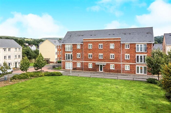 2 Bedroom Flat To Rent In Clayton Drive, Pontarddulais, Swansea, SA4