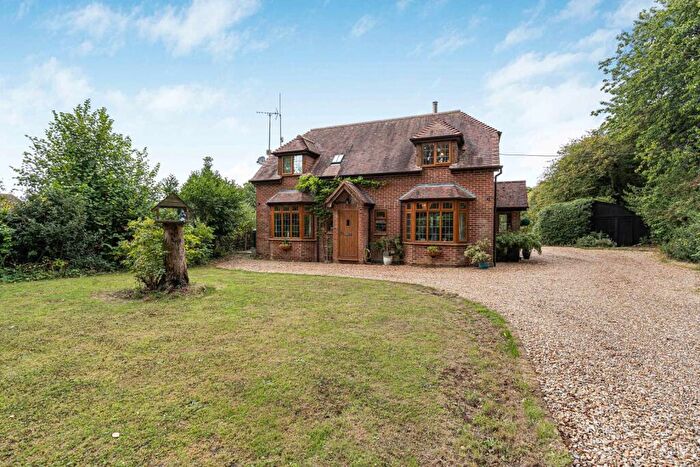 3 Bedroom Detached House For Sale In Alton Lane, Four Marks, Alton, Hampshire, GU34