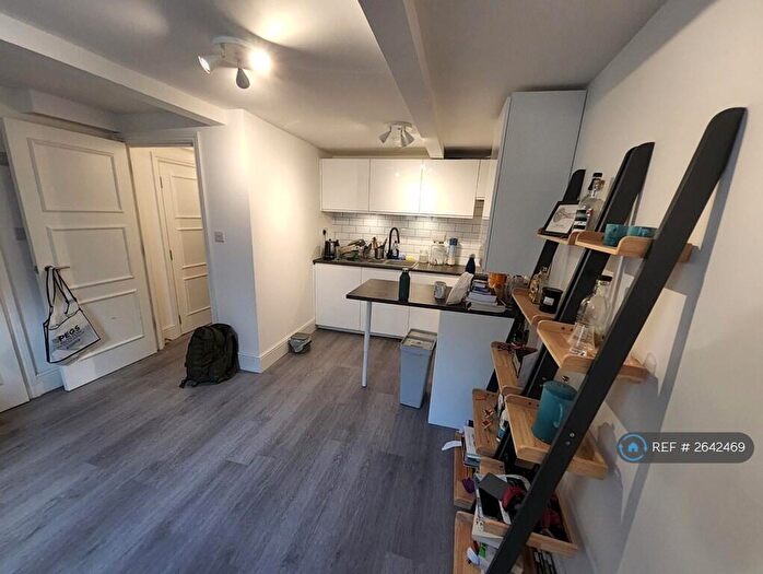 1 Bedroom Flat To Rent In Carlton Crescent, Southampton, SO15