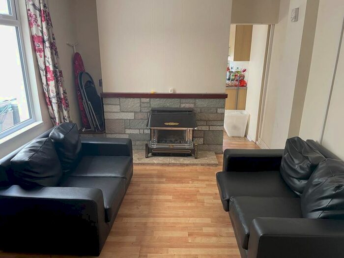 4 Bedroom Property To Rent In St Helens Avenue, Brynmill, Swansea, SA1