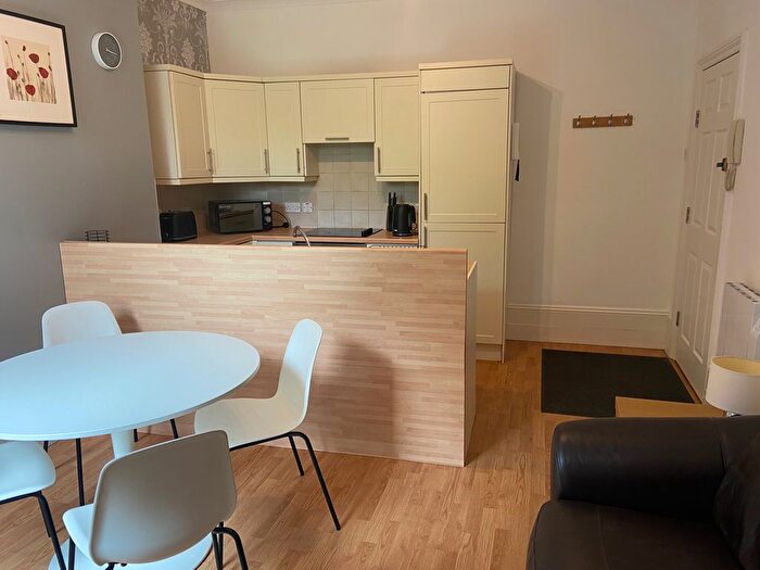 1 Bedroom Flat To Rent In Waverley Road, Southsea, PO5