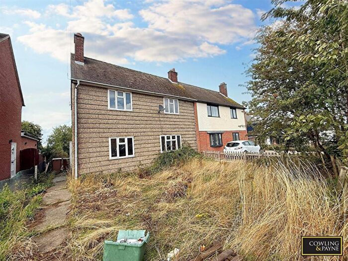 3 Bedroom Semi-Detached House For Sale In Egbert Gardens, Wickford, SS11