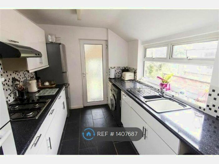 3 Bedroom Terraced House To Rent In Rockingham Road, Kettering, NN16