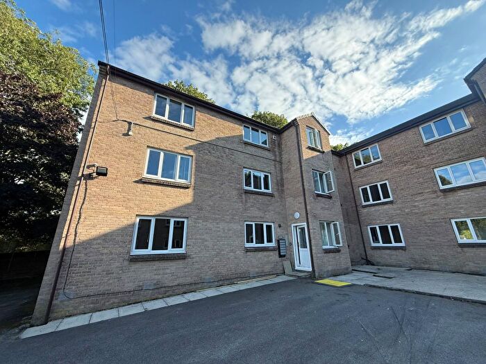 2 Bedroom Flat To Rent In Cecil Avenue, Bradford, BD7