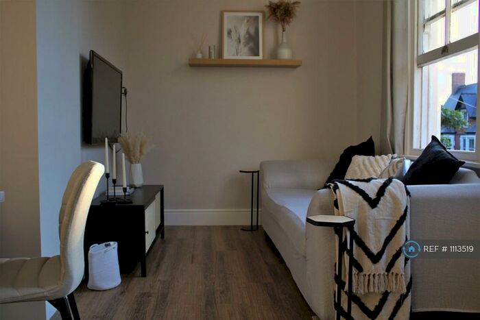 2 Bedroom Flat To Rent In Forest Road Westreet, Nottingham, NG7