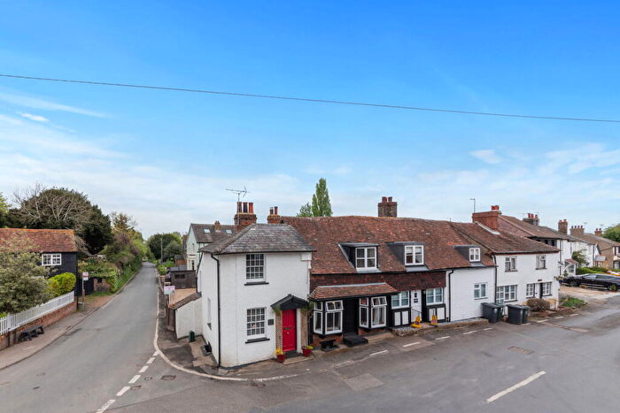 3 Bedroom End Of Terrace House For Sale In Warren Road, Southfleet, DA13