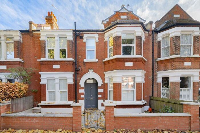 2 Bedroom Flat To Rent In Thorney Hedge Road, London, W4