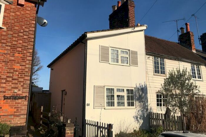 2 Bedroom Property To Rent In Chipstead Lane, Chipstead, Sevenoaks TN13