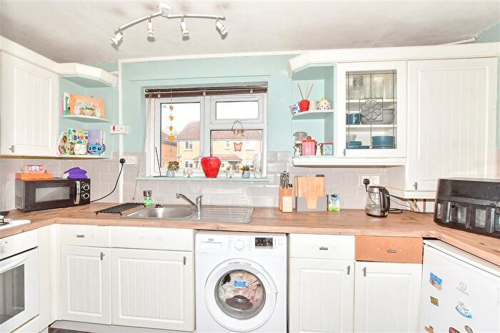 1 Bedroom Flat For Sale In Spinney North, Pulborough, West Sussex, RH20