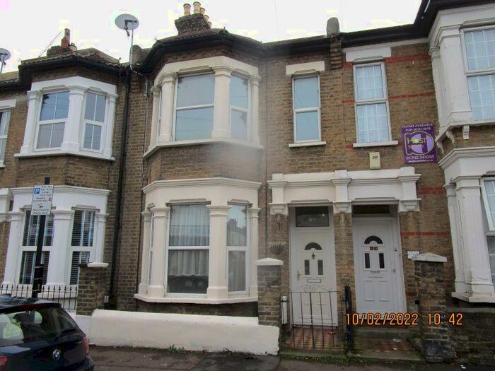 5 Bedroom House To Rent In Queens Road, Southend-On-Sea, SS1