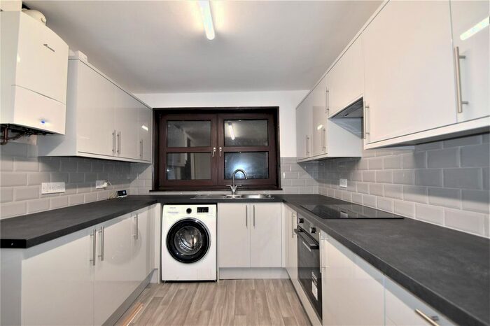 3 Bedroom Terraced House To Rent In Edridge Road, Croydon, CR0