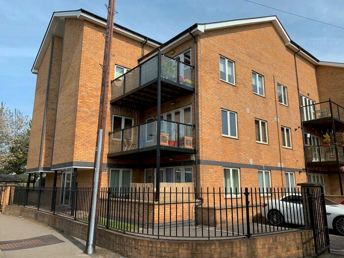 2 Bedroom Flat To Rent In Gladbeck Way, Enfield, EN2