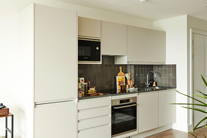 Apartment To Rent In Uncle Leeds, Whitehall, Leeds, LS12