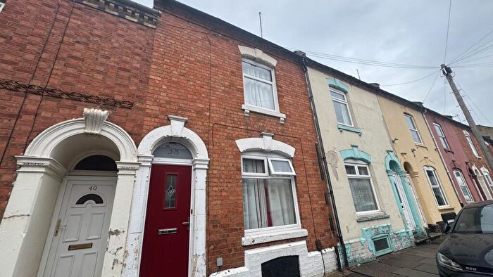 3 Bedroom House To Rent In Shakespeare Road, Northampton, NN1