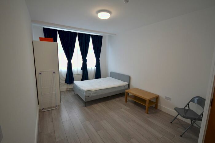 Studio To Rent In Rydal Gardens, Wembley, HA9