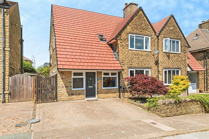 5 Bedroom Semi Detached House For Sale In Westfield Avenue, Oakes, Huddersfield, HD3