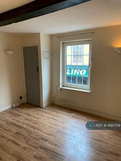 1 Bedroom Flat To Rent In High Street, Ross-On-Wye, HR9