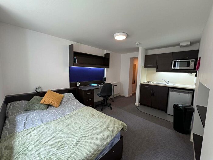 Studio To Rent In / North Road East The Square Studio, PL4