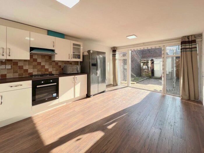 4 Bedroom Terraced House To Rent In Stourhead Gardens, London, SW20