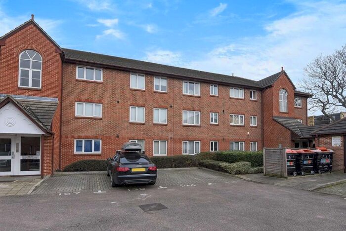 2 Bedroom Flat To Rent In Hopwood Close, London, SW17