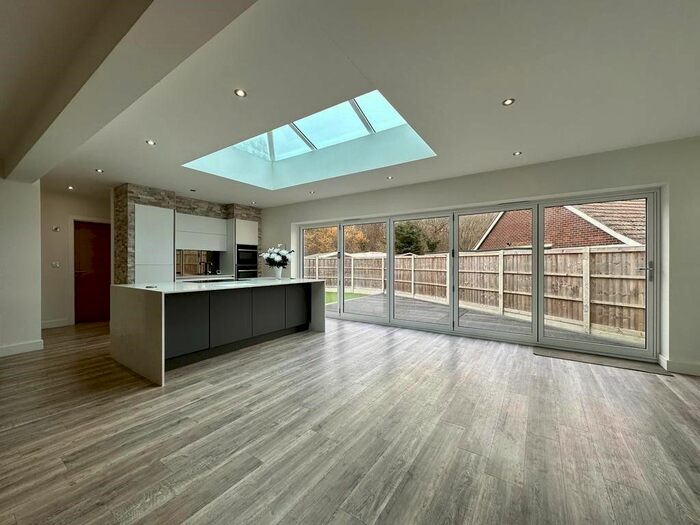 5 Bedroom Detached House To Rent In Arnolds Avenue, Hutton, Brentwood, CM13