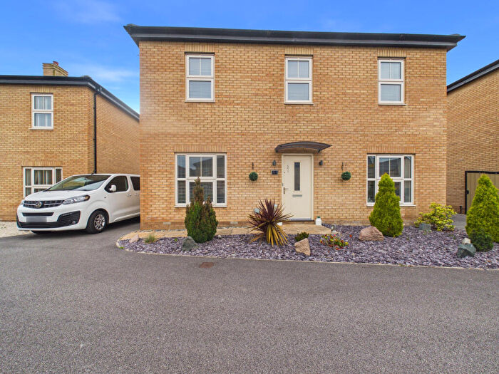 4 Bedroom Detached House For Sale In Kesteven Way, Hull, HU7