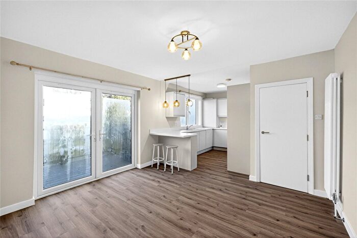 3 Bedroom Bungalow To Rent In Sydney Road, London, SE2