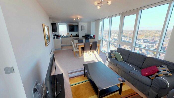 2 Bedroom Flat To Rent In Kd Tower, Cotterells HP1