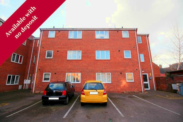 2 Bedroom Flat To Rent In University Court, Grantham, NG31