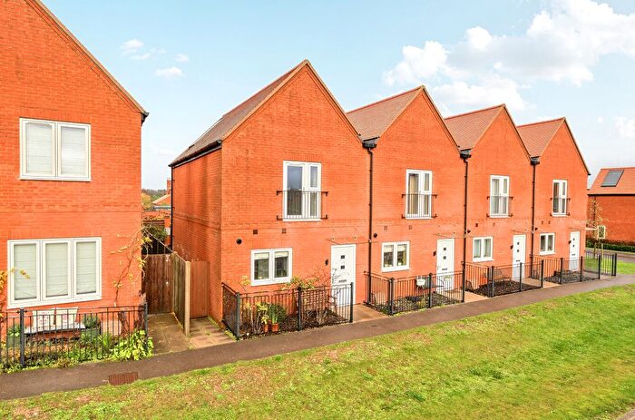 2 Bedroom End Of Terrace House For Sale In Gardiner Road, Winchester, Hampshire, SO22