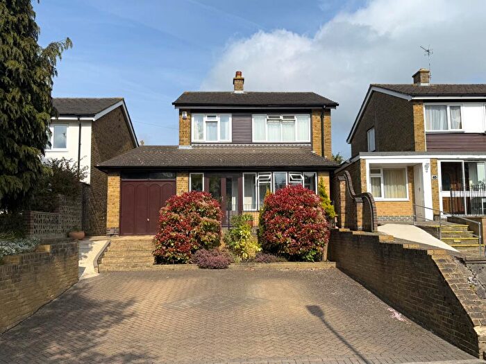3 Bedroom Detached House For Sale In Chelsfield Lane, Orpington, BR5