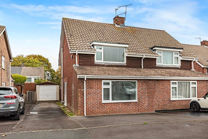 3 Bedroom Semi-Detached House For Sale In Chiltern Close, Bristol, BS14