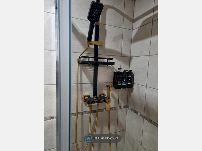 Studio To Rent In Douglas Rd., Birmimgham, B27