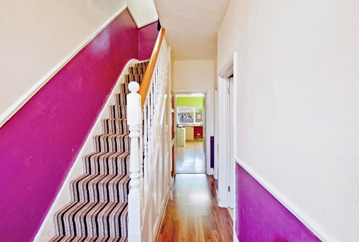 3 Bedroom End Of Terrace House For Sale In Rochester Drive, Westcliff-On-Sea, Essex, SS0