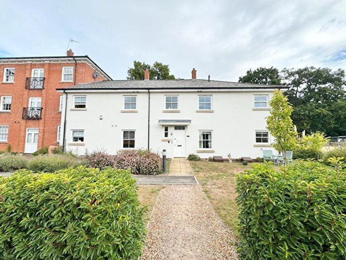 2 Bedroom Apartment To Rent In Moor Pond Piece, Ampthill, MK45