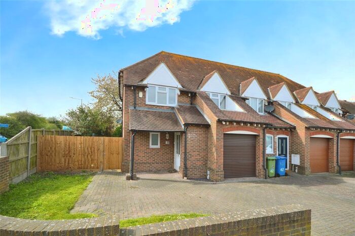 3 Bedroom Detached House To Rent In Canute Road, Faversham, Kent, ME13