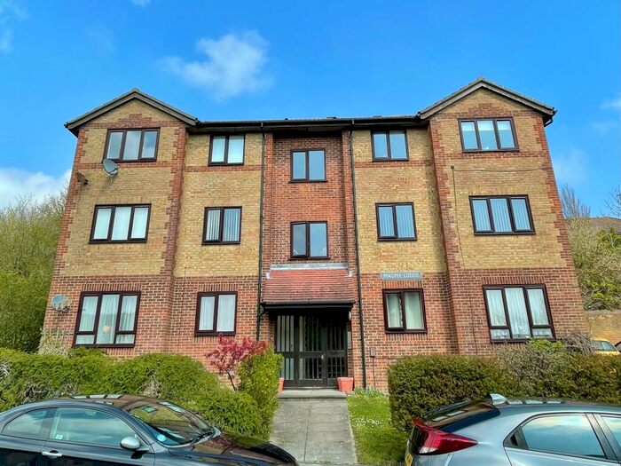 1 Bedroom Flat To Rent In Mayfield Avenue, Dover, CT16