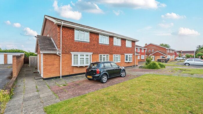 2 Bedroom Maisonette To Rent In Avondale, Maidenhead, SL6