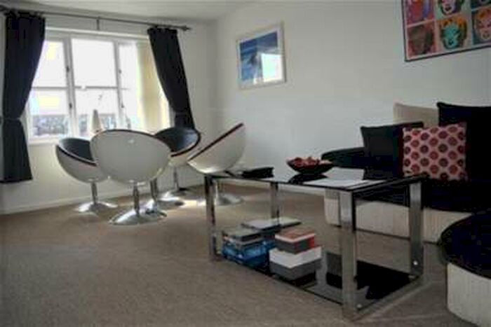 2 Bedroom Flat To Rent In The Anchorage L3