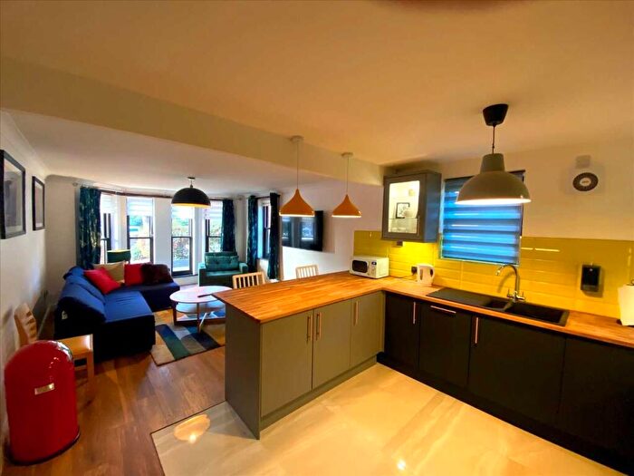 1 Bedroom Apartment To Rent In Marks Court - Southend On Sea, SS1