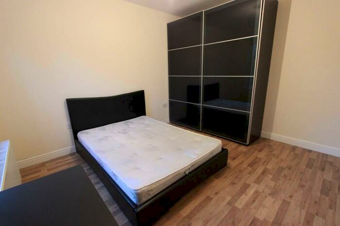 3 Bedroom Apartment To Rent In Lyndhurst Road, London, N22