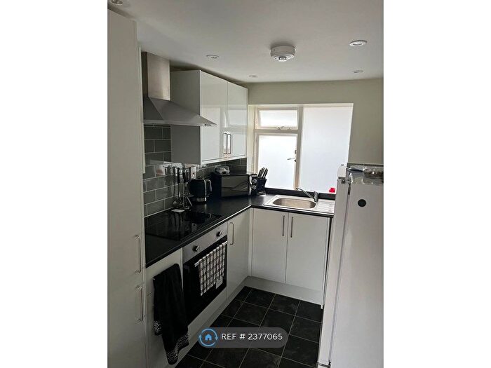 1 Bedroom Flat To Rent In High Street, Andover, SP10
