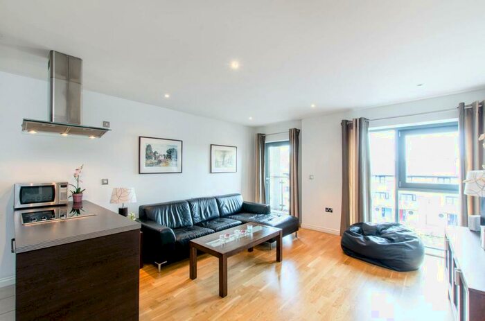 2 Bedroom Flat To Rent In Oval Road, Camden, London, NW1