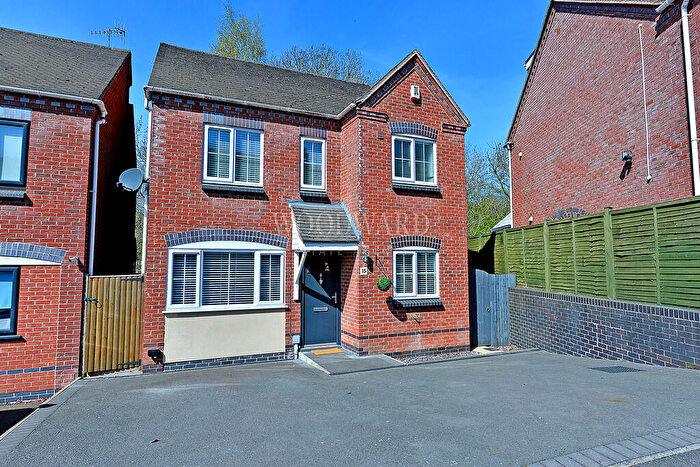 3 Bedroom Detached House For Sale In Moorlands Road, Ambergate, DE56