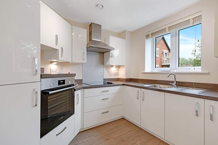 2 Bedroom Flat To Rent In Bath Road, Devizes, SN10